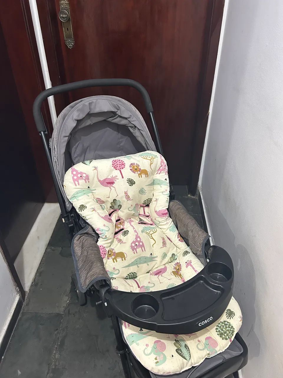 Carrinho de bebê cosco 