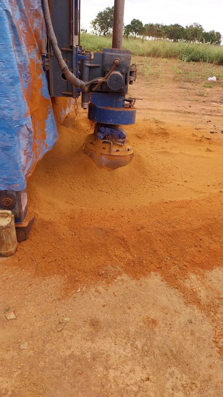 Caminhão para perfuração de poços artesianos - Foto 2