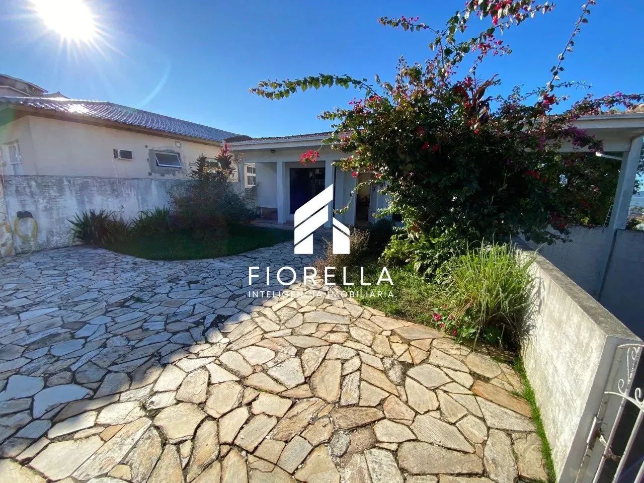 Casa com 04 dormitórios, sendo 01 suíte no bairro Jardim Atlântico - Florianópolis - Foto 2