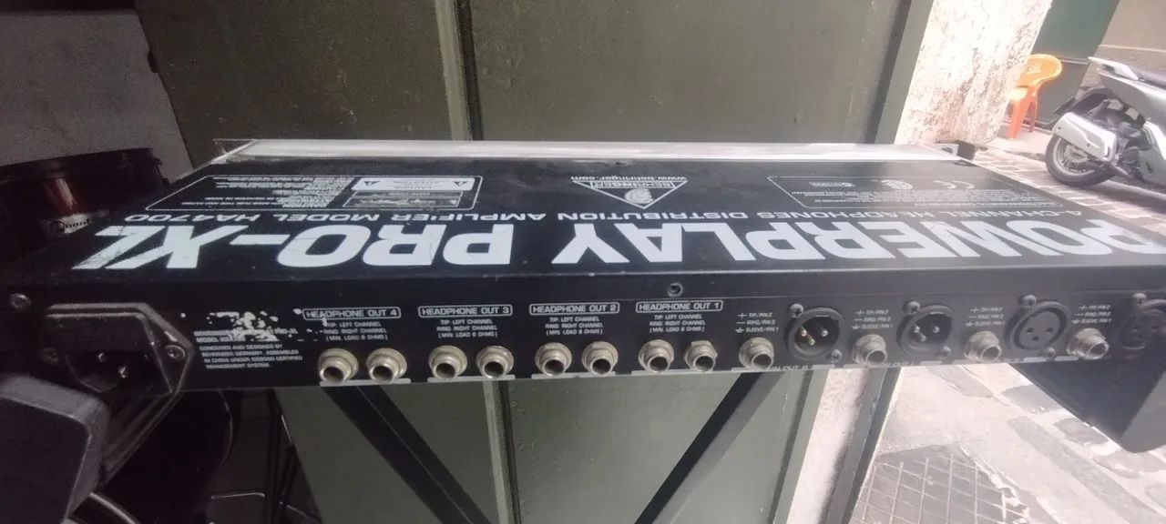 Power Play Behringer HA 4700 - Foto 2