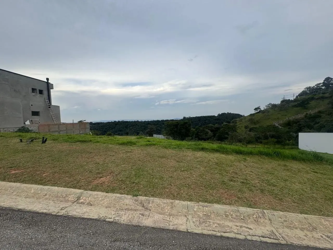 Terreno em Condomínio para Venda em Santana de Parnaíba, Quintas do Ingaí