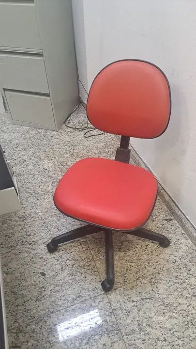 Cadeira de Escritório Giratória com Rodinhas - Foto 6