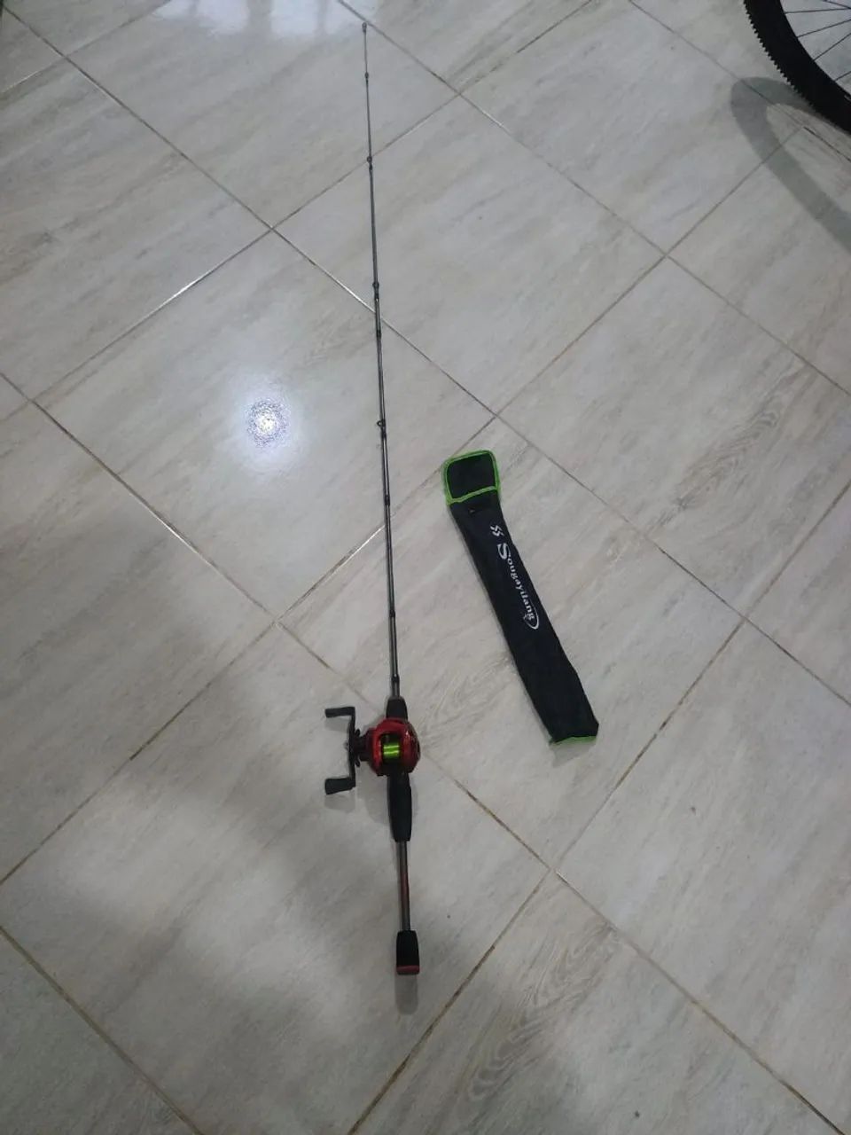 Vara e carretilha de pesca - Foto 4