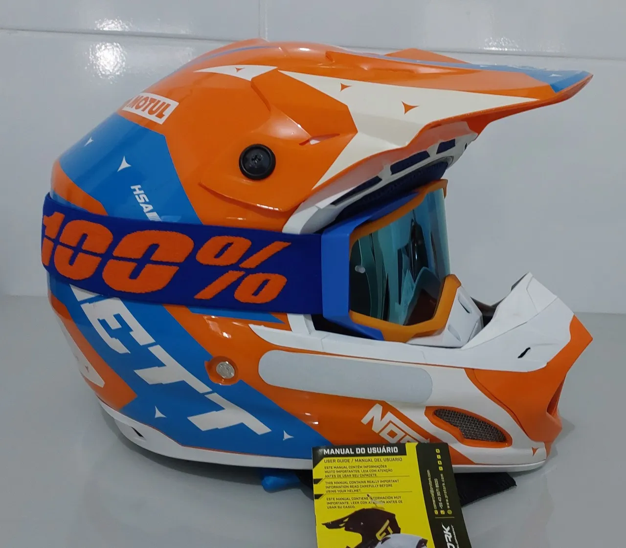 Capacete Motocross tamanho 56 com óculos espelhado