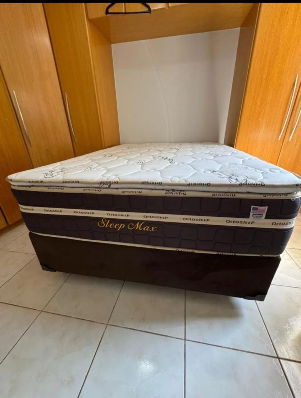 Cama casal com colchão de 34 cm de altura