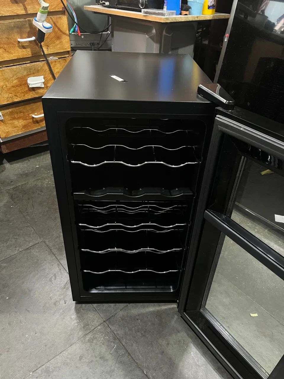 Adega Oster dual zone 18 garrafas  - Foto 2