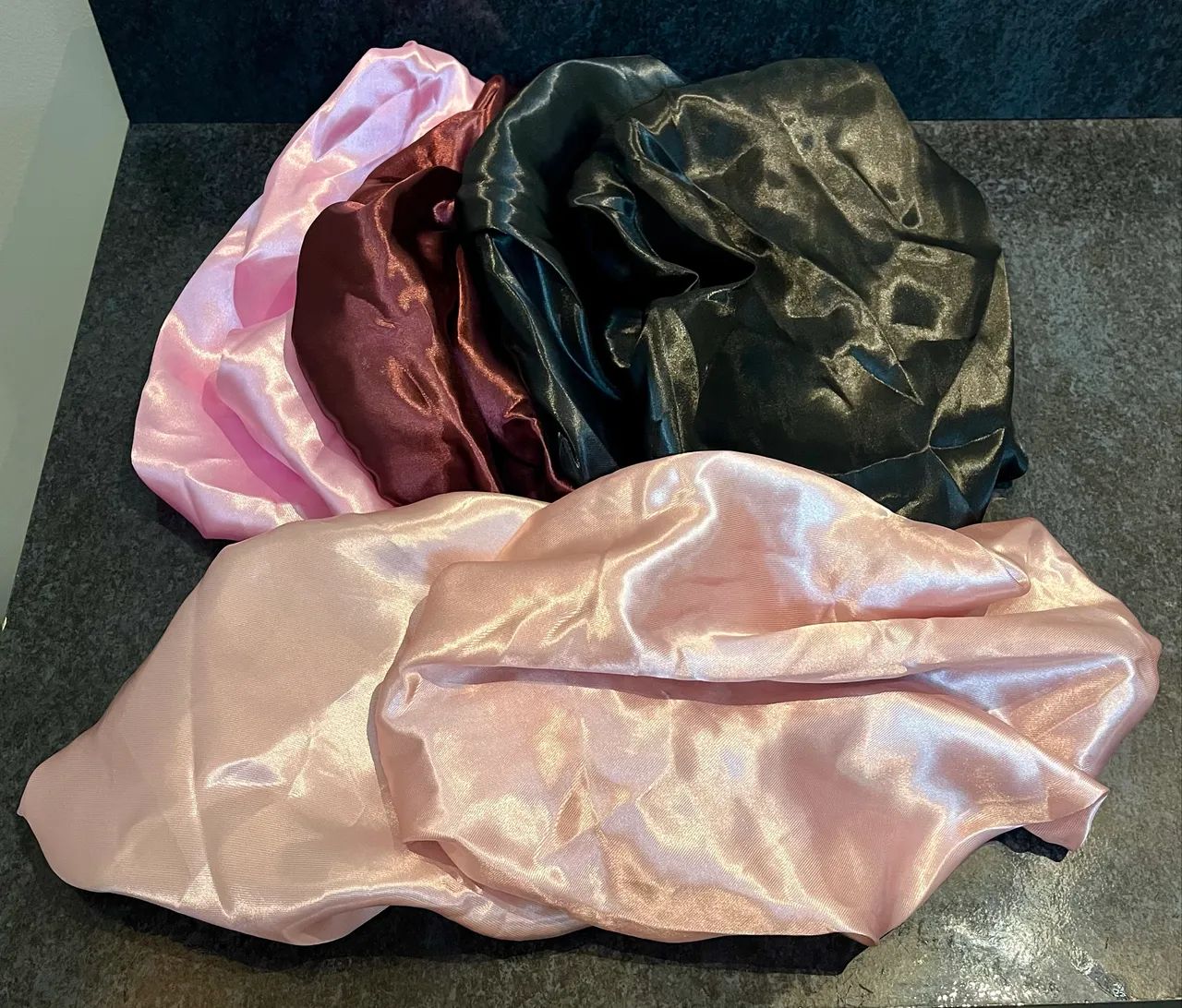 Touca de Cetim Antifrizz - Várias Cores  - Foto 2