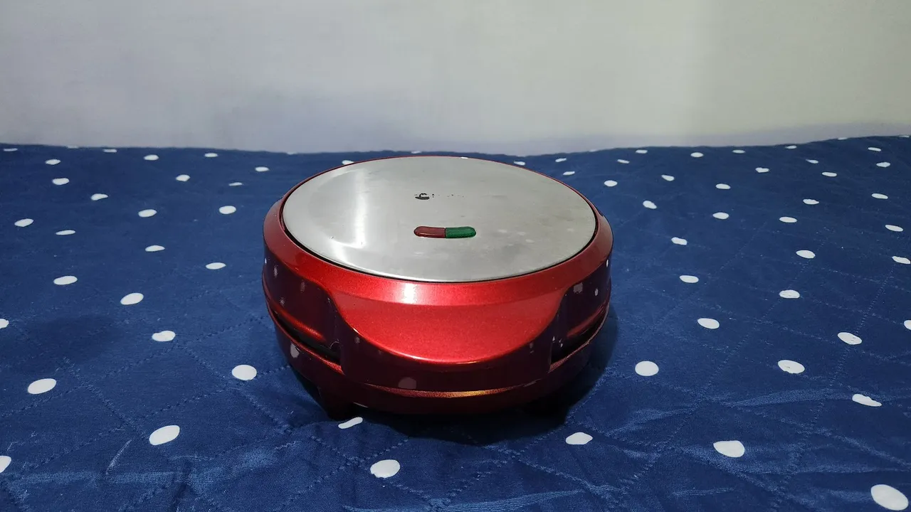 Omeleteira Duo Egg Vermelho Fun Kitchen - Ótimo para quem ama omelete sem esforço nenhum.