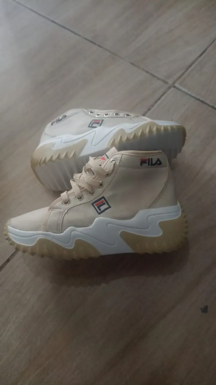 Tênis Fila Bege - Conforto e Estilo!