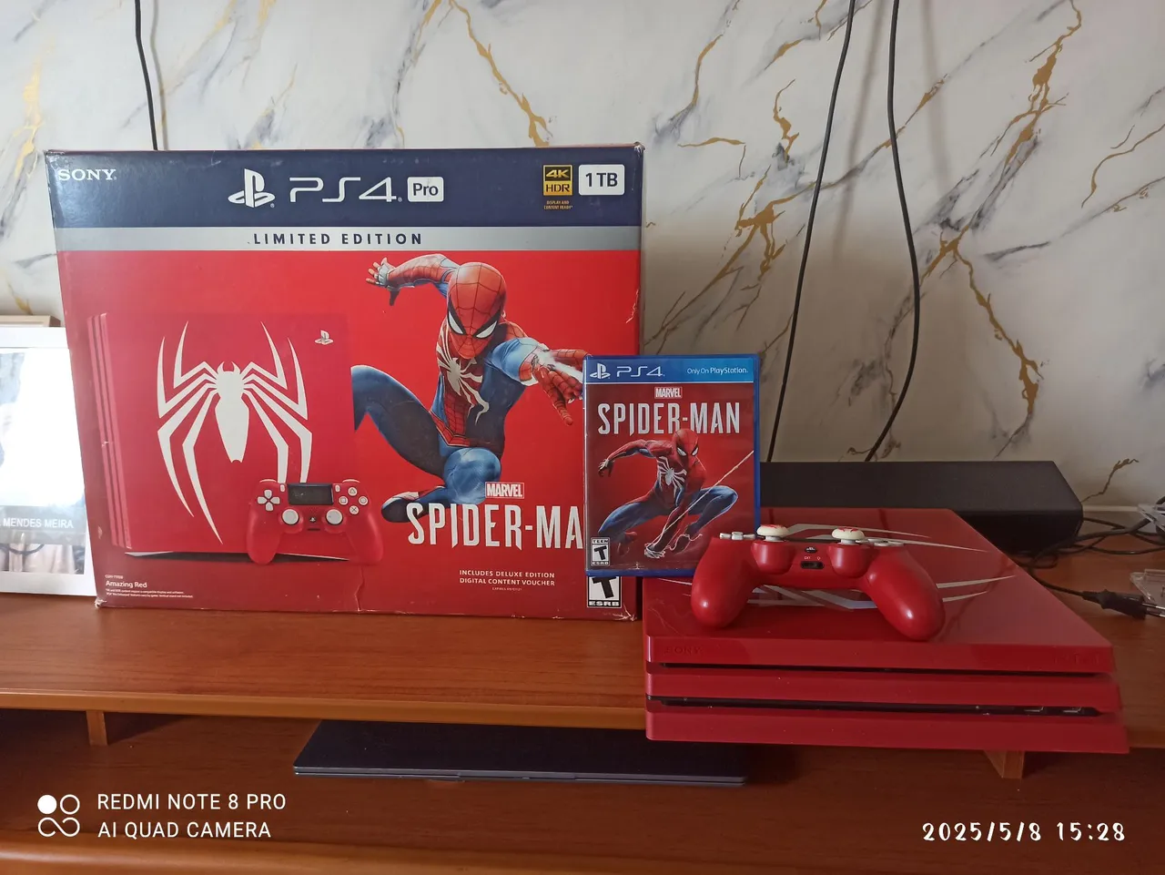 PS4 Pro Spider-Man Limited Edition -Semi Novo