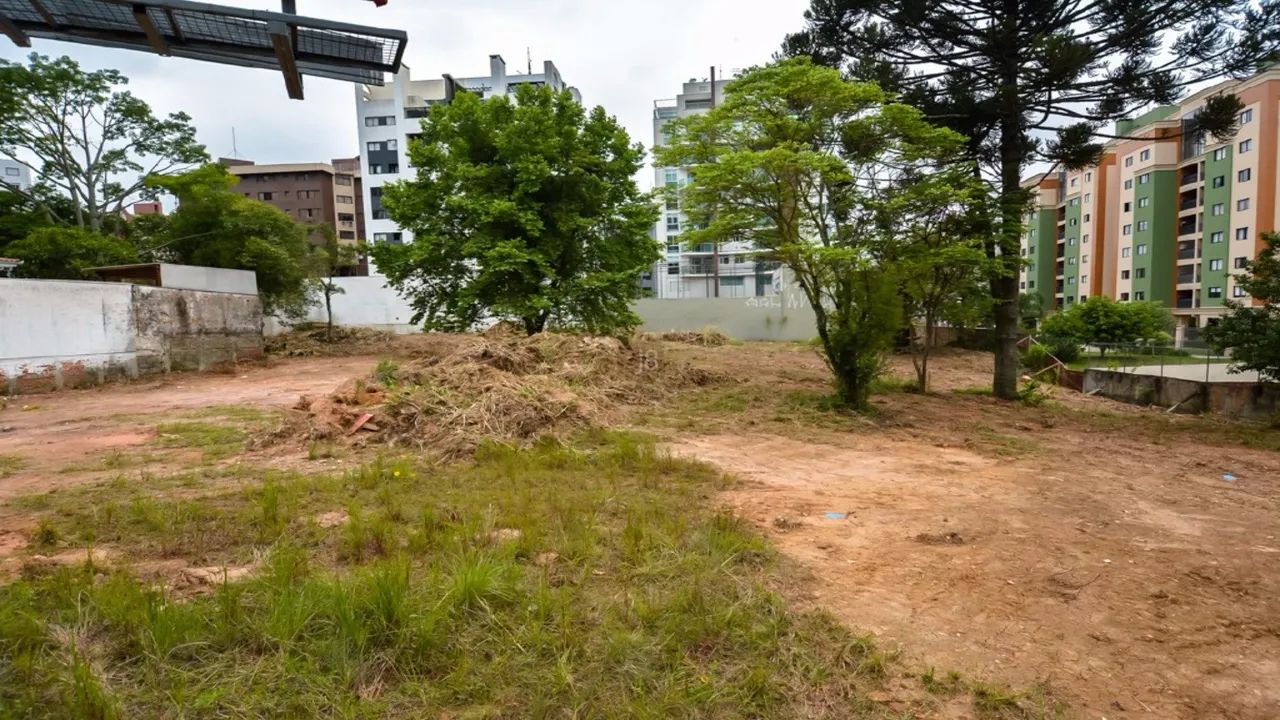 TERRENO EM EXCELENTE LOCALIZAÇÃO NO CHAMPAGNAT Terreno excelente localização no Champagnat - Foto 4