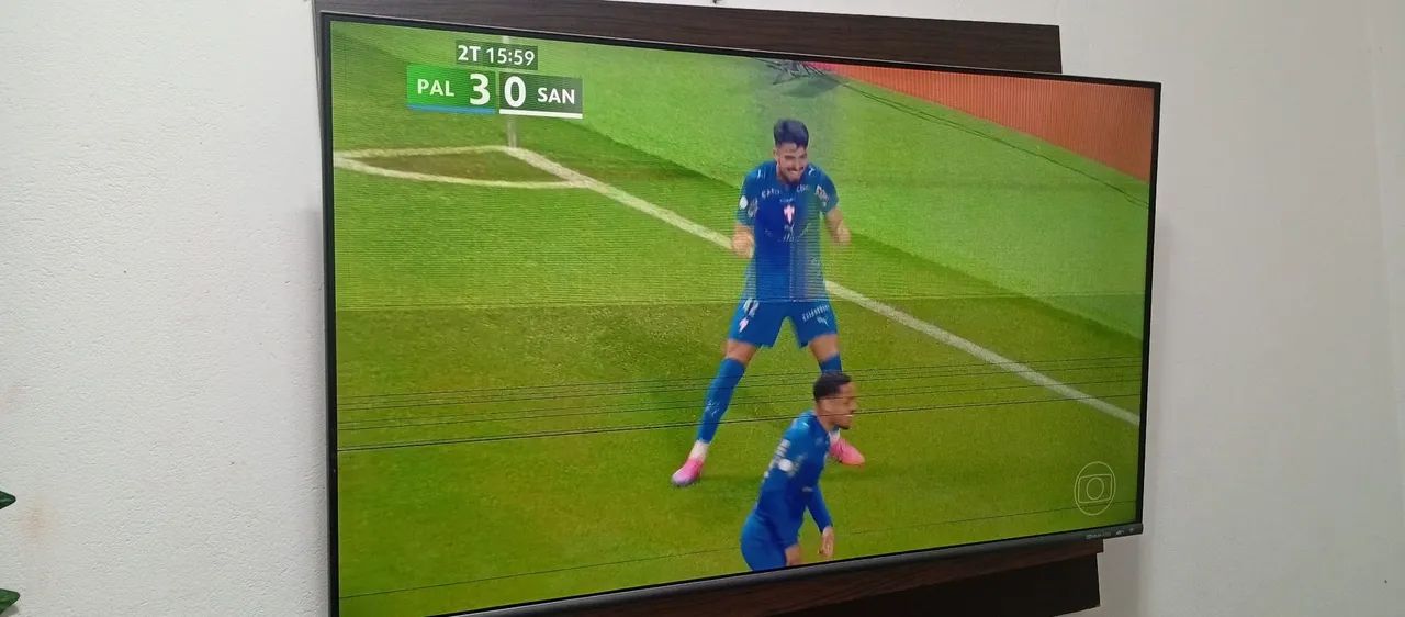 Vendo essa tv da marca Philco de 50 polegadas SMART 4k tv quebra galho  - Foto 3