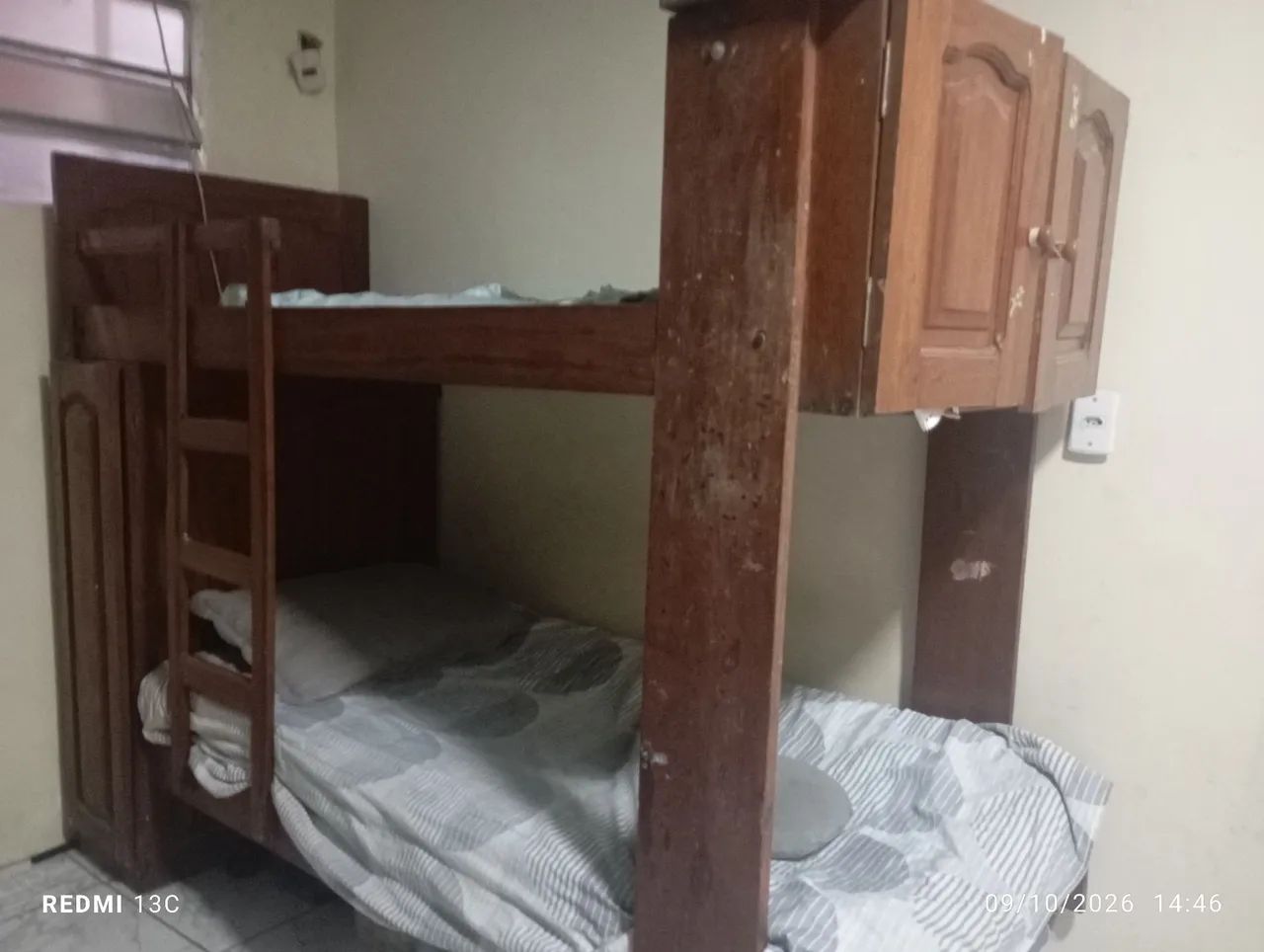Beliche guarda-roupa