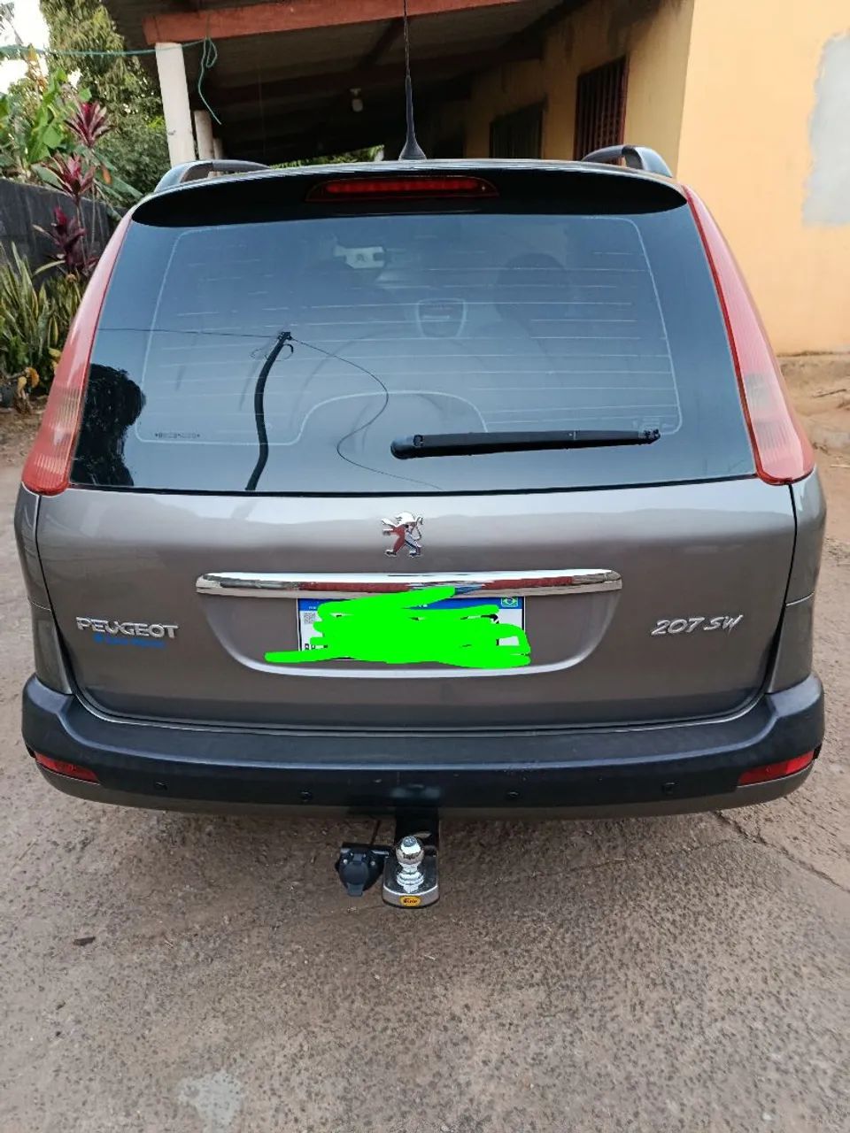 Peugeot 207 207 SW XR 1.4 Flex 8V 5p 2011