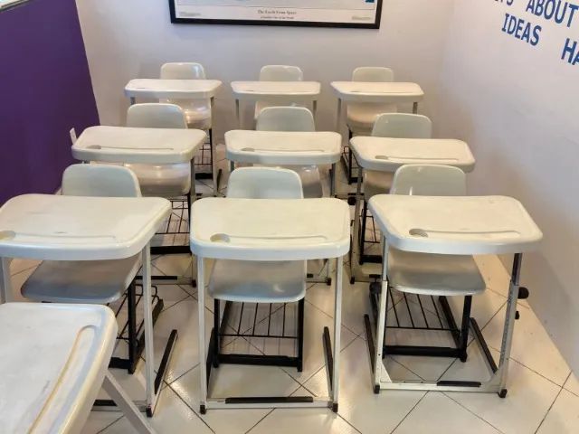 10 mesas e cadeiras para sala de aula. - Foto 4