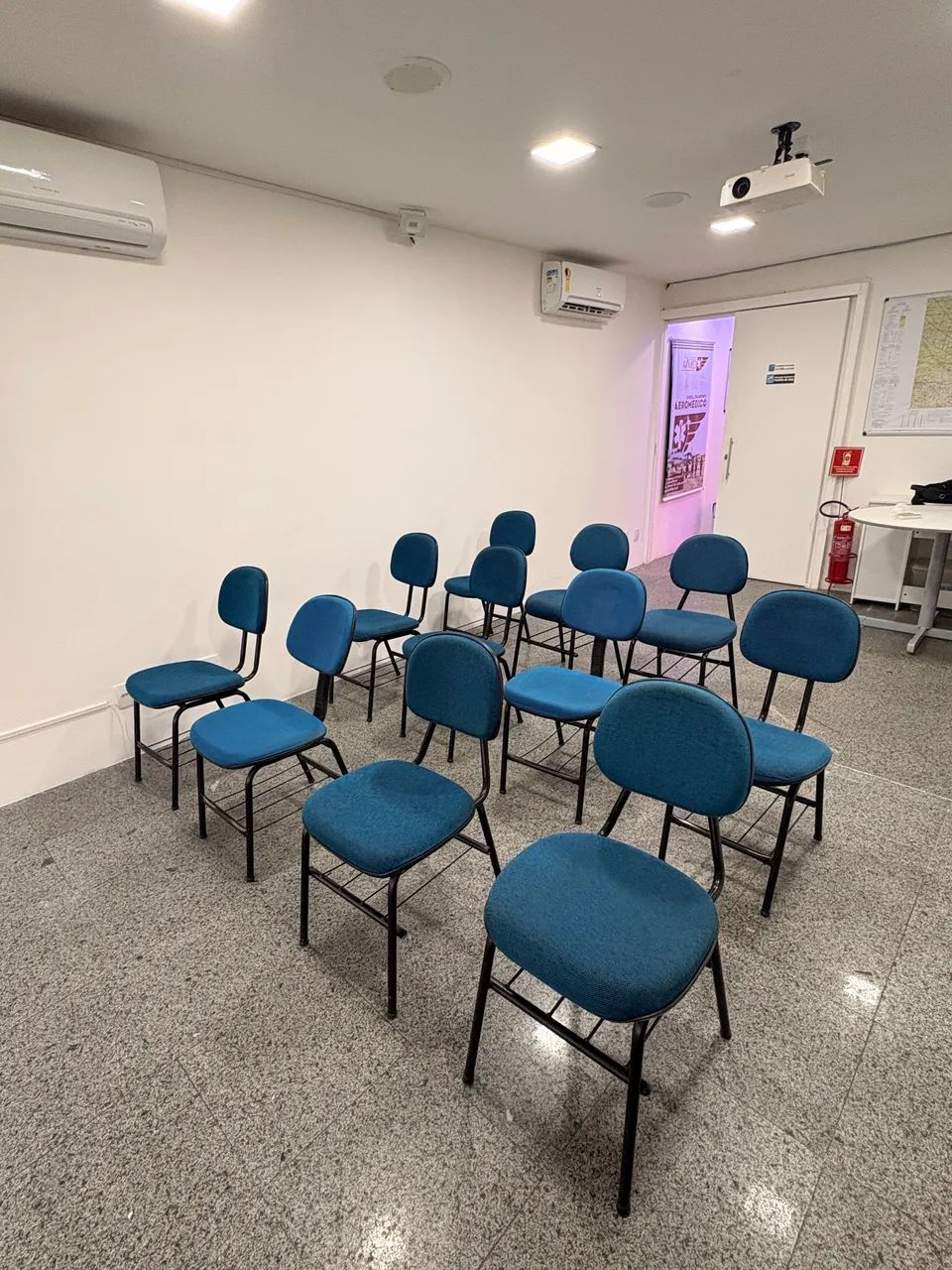  Cadeiras escritório  - Foto 2