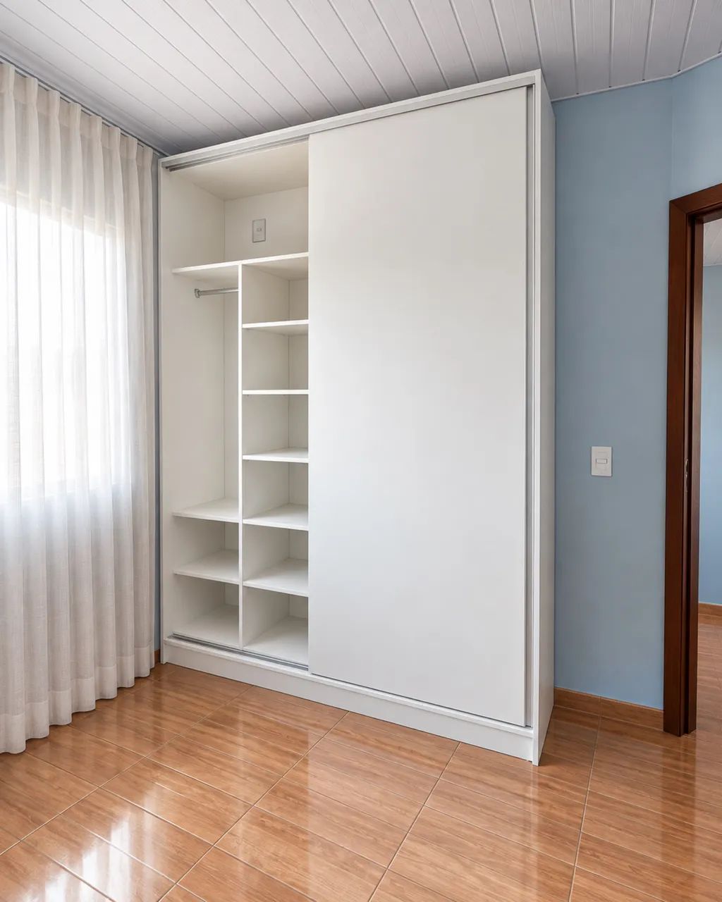 Guarda-Roupa 160x250cm em MDF Branco com Portas de Correr - Foto 3