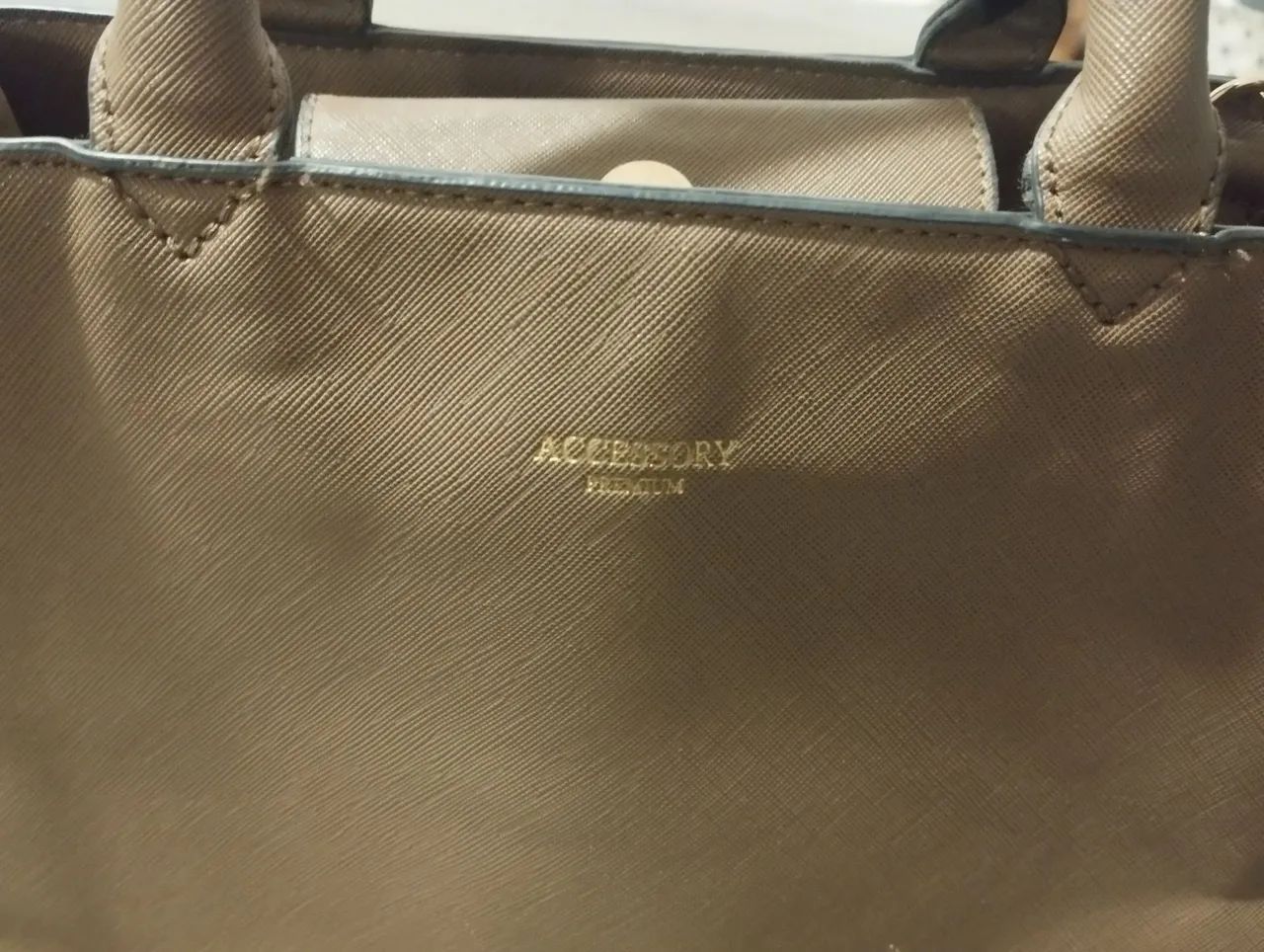 Bolsa marrom de mão e ombro, alça removível  - Foto 3