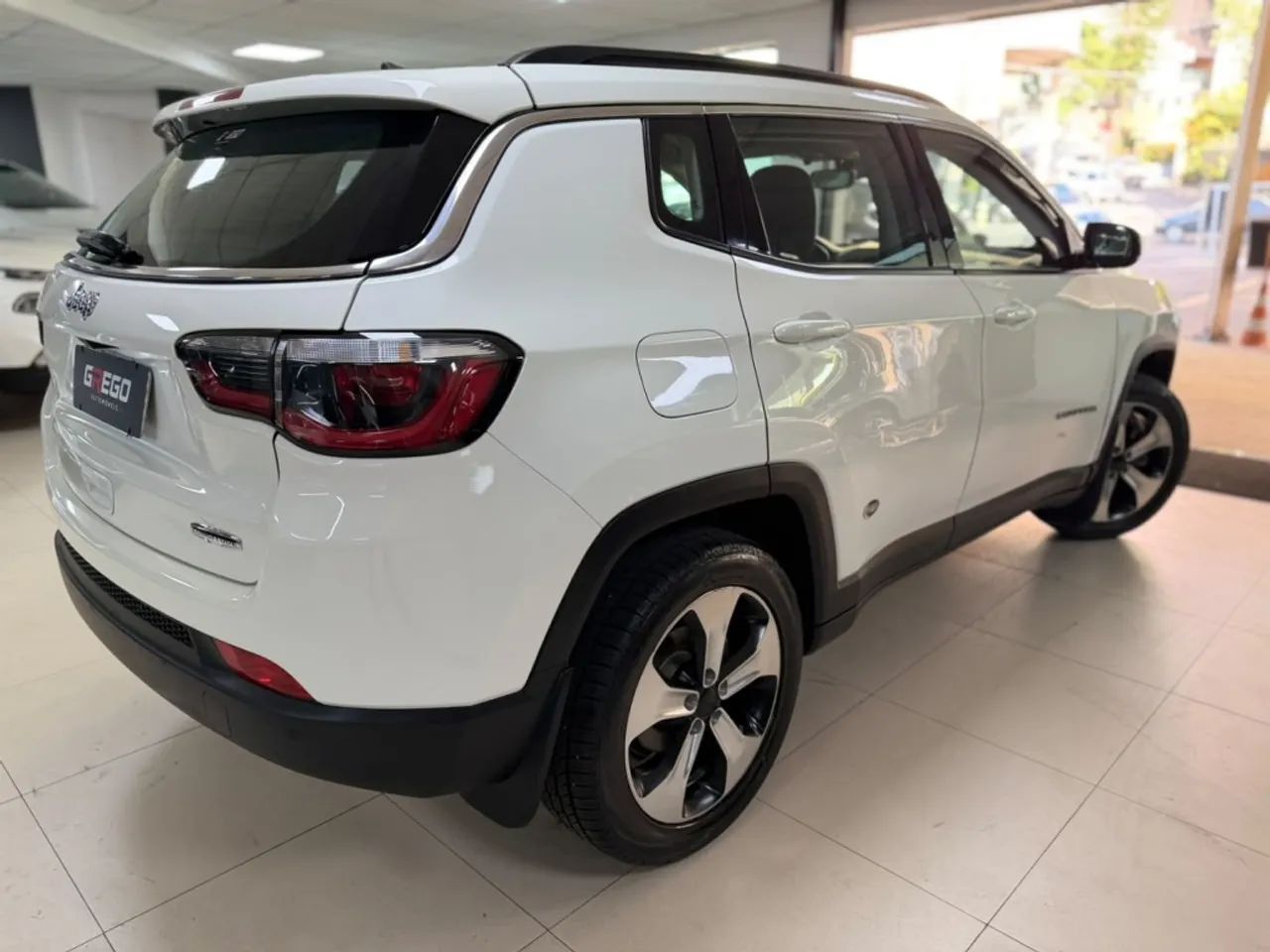 Jeep Compass Longitude 2.0 4X2 Flex 16V Aut. 2017 - Foto 4