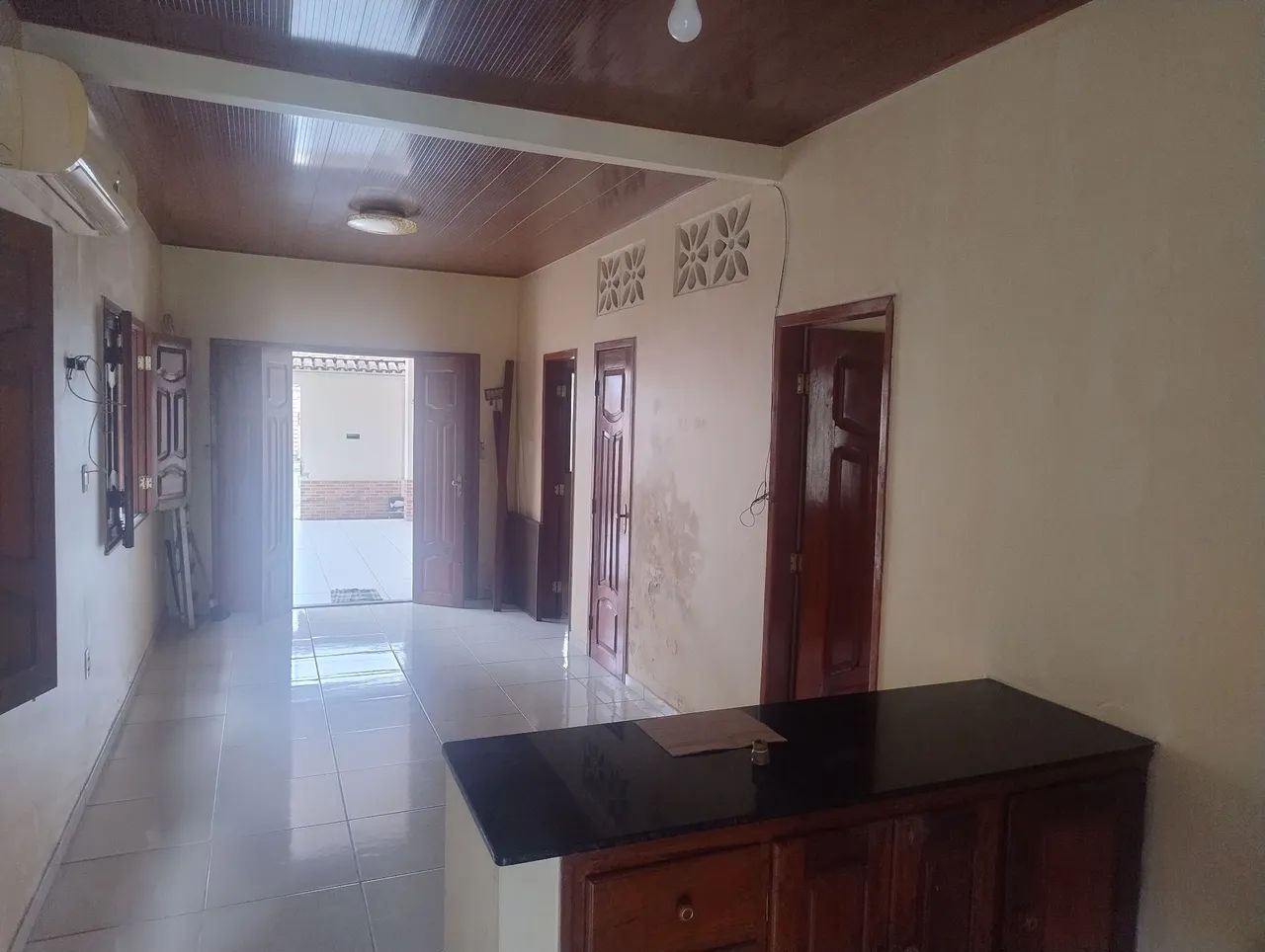 COM PISCINA E 2 SUITES (MOSQUEIRO) 