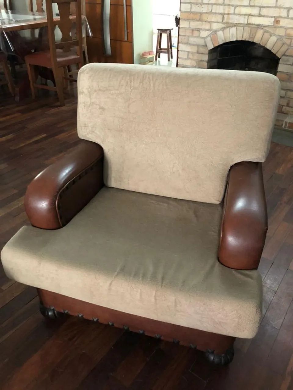 Conjunto de sofá 4 lugares + 2 poltronas estilo colonial / clássico - Foto 2