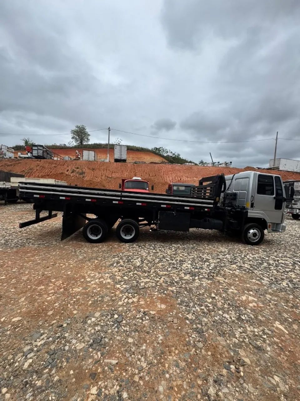 Ford Cargo 815 diesel 2012 / Com Munck - Foto 5