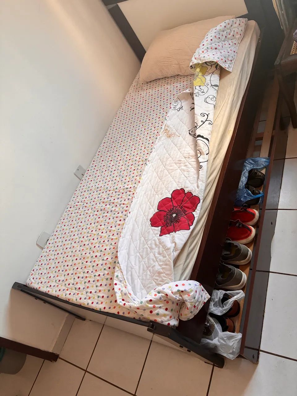 Cama de solteiro , já acompanha colchão e travesseiro  - Foto 4