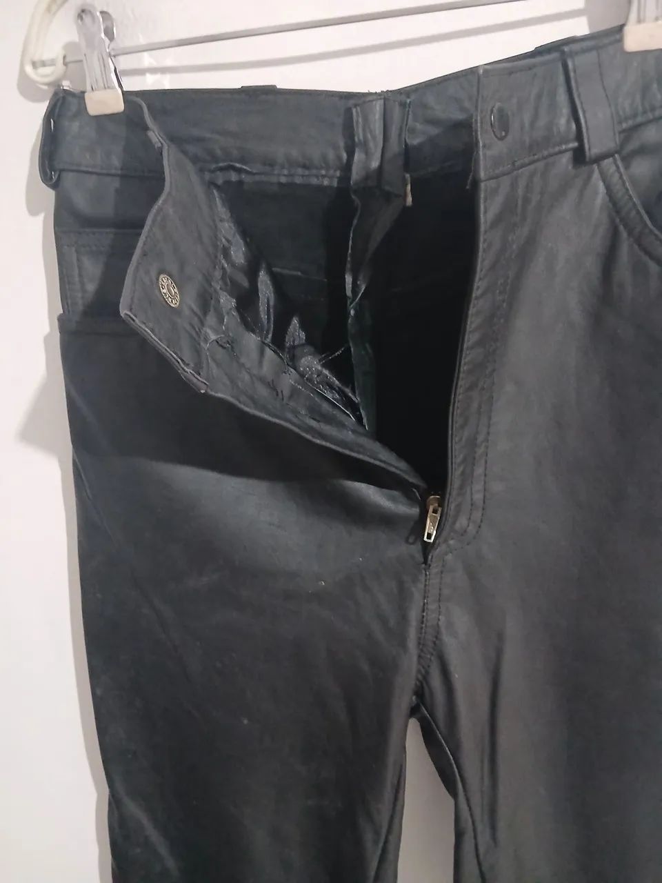 CALÇA VINTAGE DE COURO LEGÍTIMO ANOS 70 /80 - Foto 4