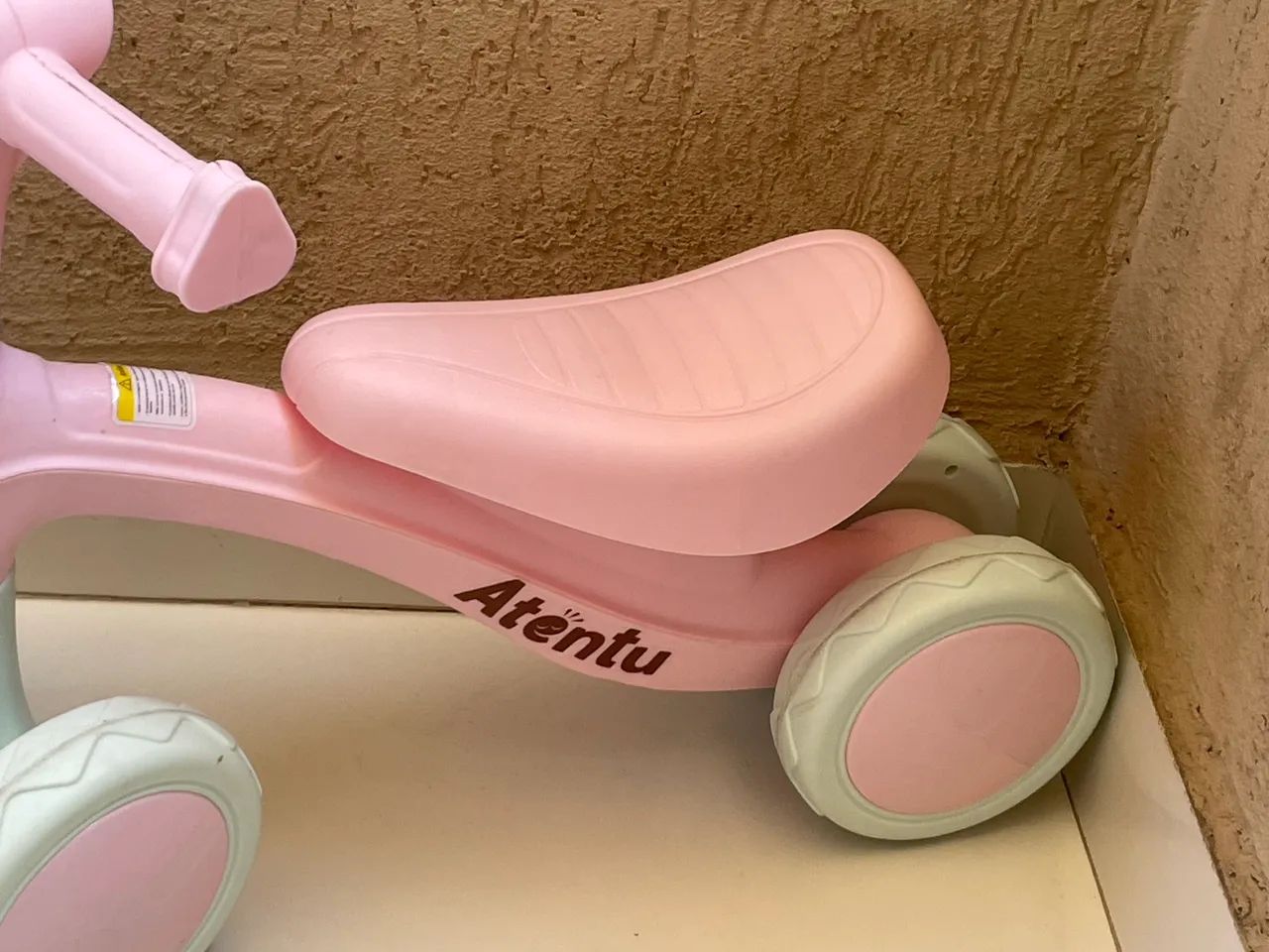 Bicicleta equilíbrio roda da Atentu semi nova  - Foto 3