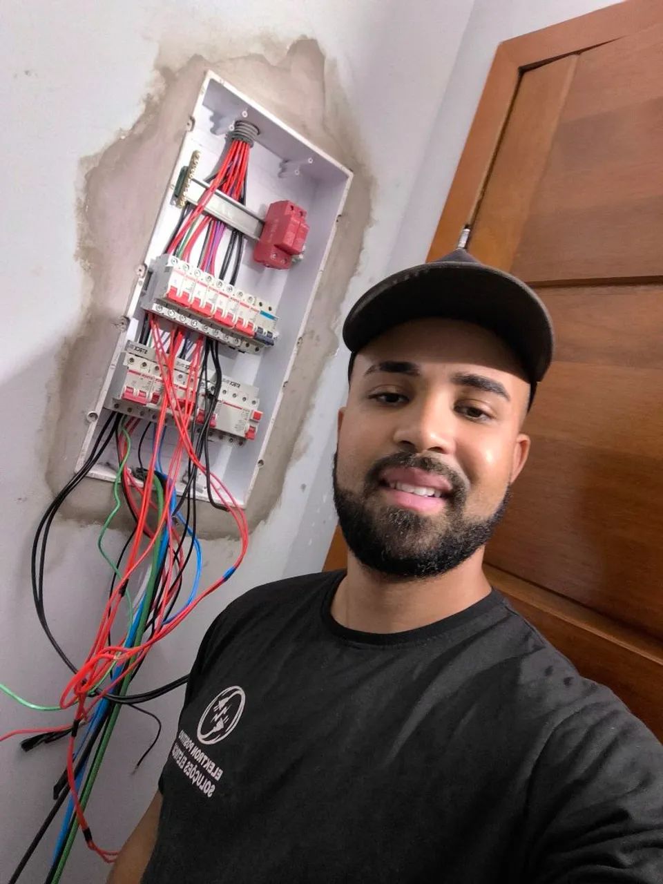 Eletricista Residencial, Predial e Industrial | Atendimento Rápido - Foto 4