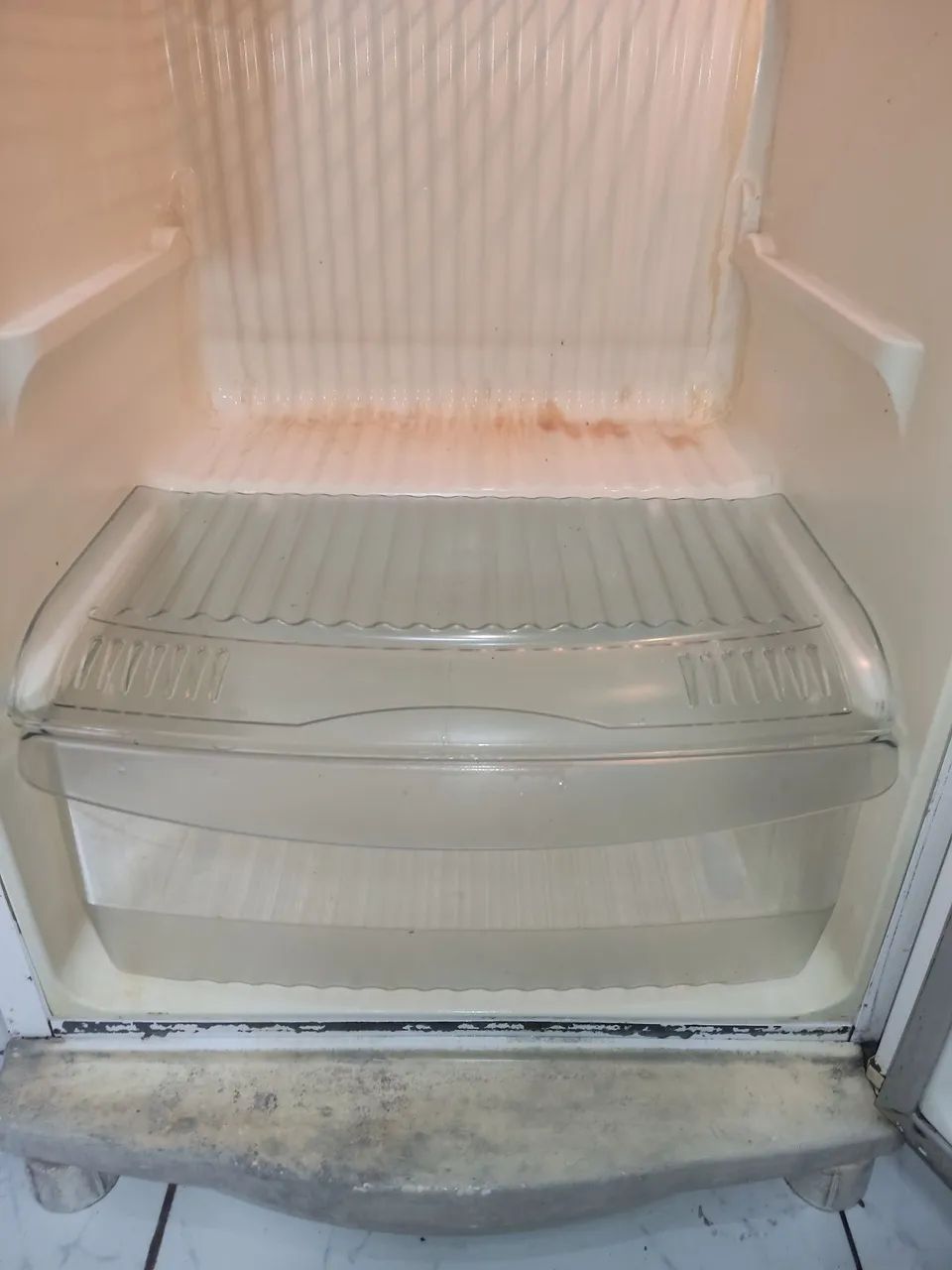 Vendo geladeira Consul 261 litros. - Foto 4