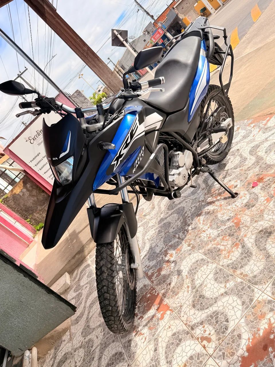 XRE 300 ano 2018 