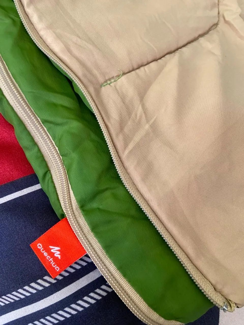 saco de dormir quechua arpenaz 20 graus - Foto 3
