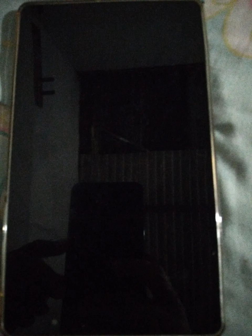 Tablet com tela quebrada, apenas pra retirada de peças, com 2 meses de uso caiu é quebrou 