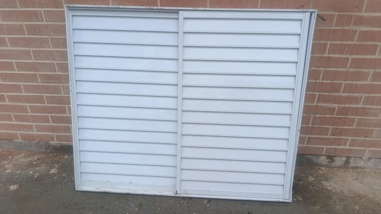 Janela De alumínio com vidro de correr 1,12m x 1m  - Foto 3