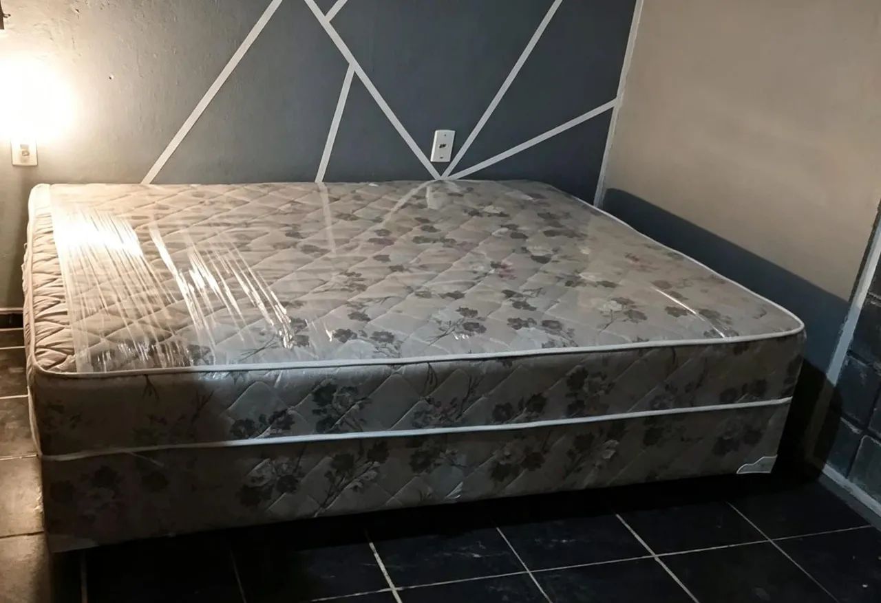 Cama Box Casal De Espuma Semi Nova Higienizada - Foto 2