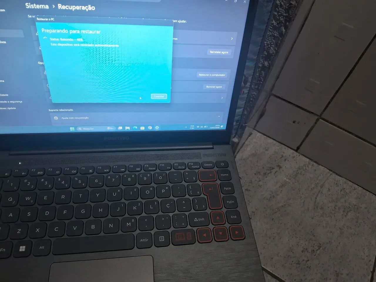 Vendo notebook positivo vision +caixinha de som  - Foto 2