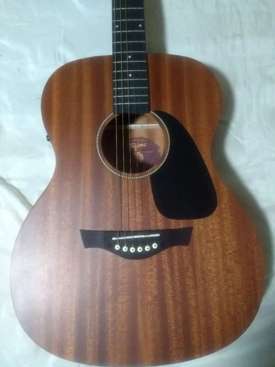 Violão Tagima eletroacústico com cordas de aço 
