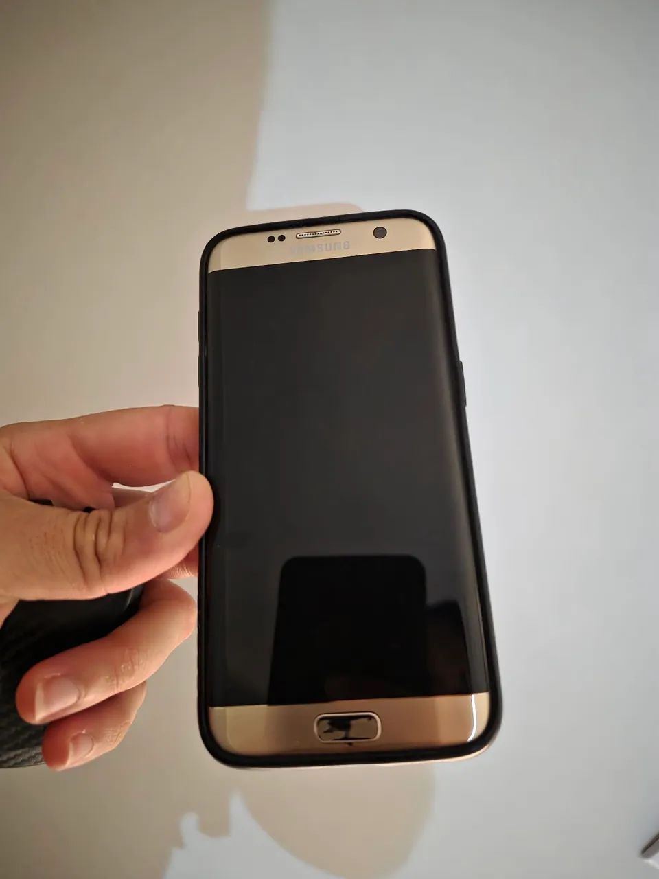 Samsung S7 Edge dourado