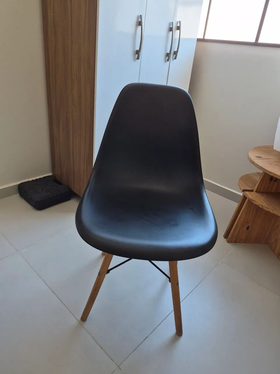 2x Cadeiras Charles Eames Eiffel - 85 reais cada - Foto 3