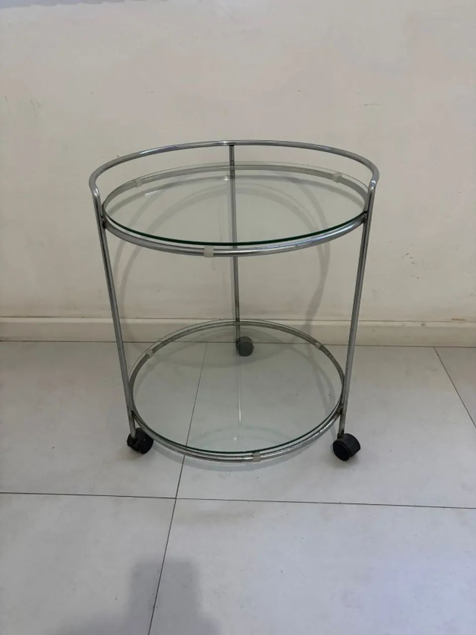 Mesinha / Carrinho Bar em Vidro e Metal com Rodízios