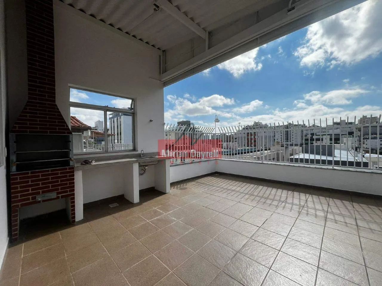 Cobertura Duplex 5 Quartos (1 Suíte) para Alugar no Cidade Nova