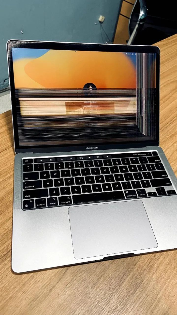 Macbook Pro m1 2020 256GB 8GB ram (TELA COM DEFEITO) 83% de bateria  - Foto 2