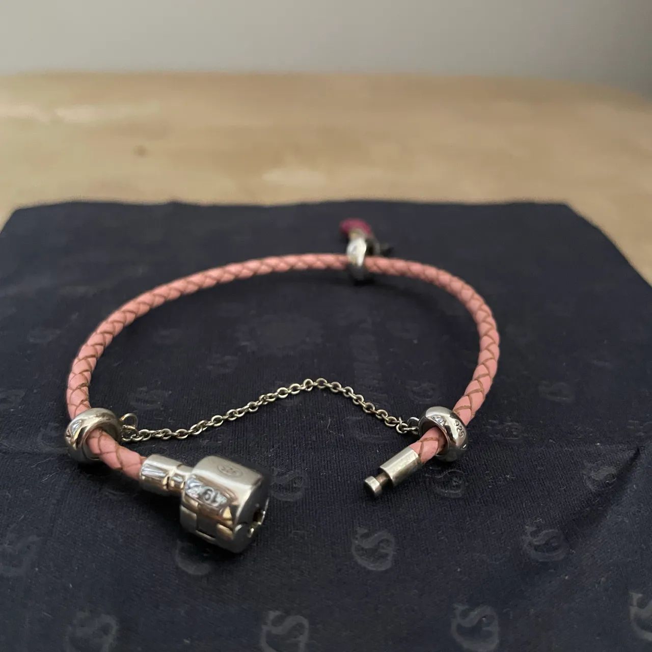 Pulseira trançada e pingente vivara  - Foto 5