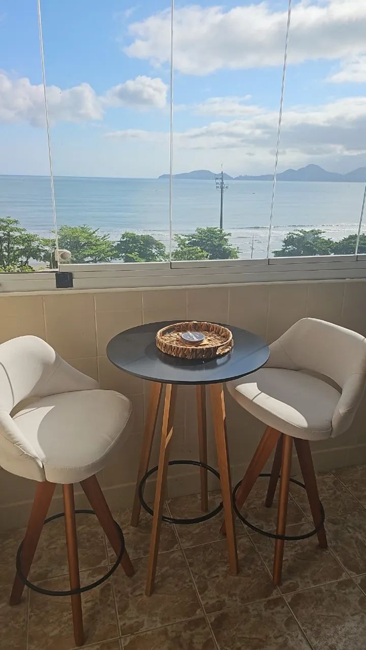 Mesa + 2 Banquetas para varanda 