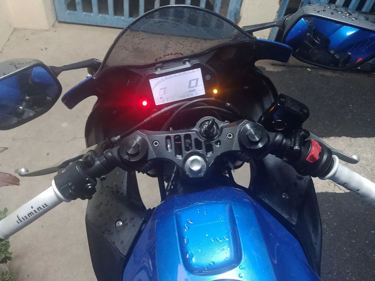 Yamaha R3 2021 - Foto 3