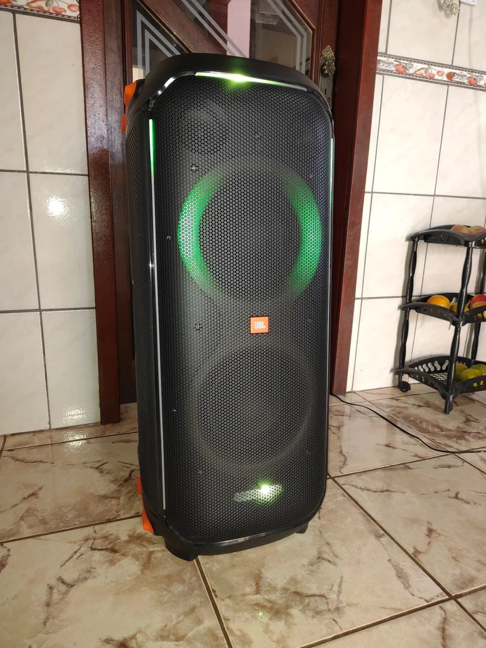 JBL partybox 710
