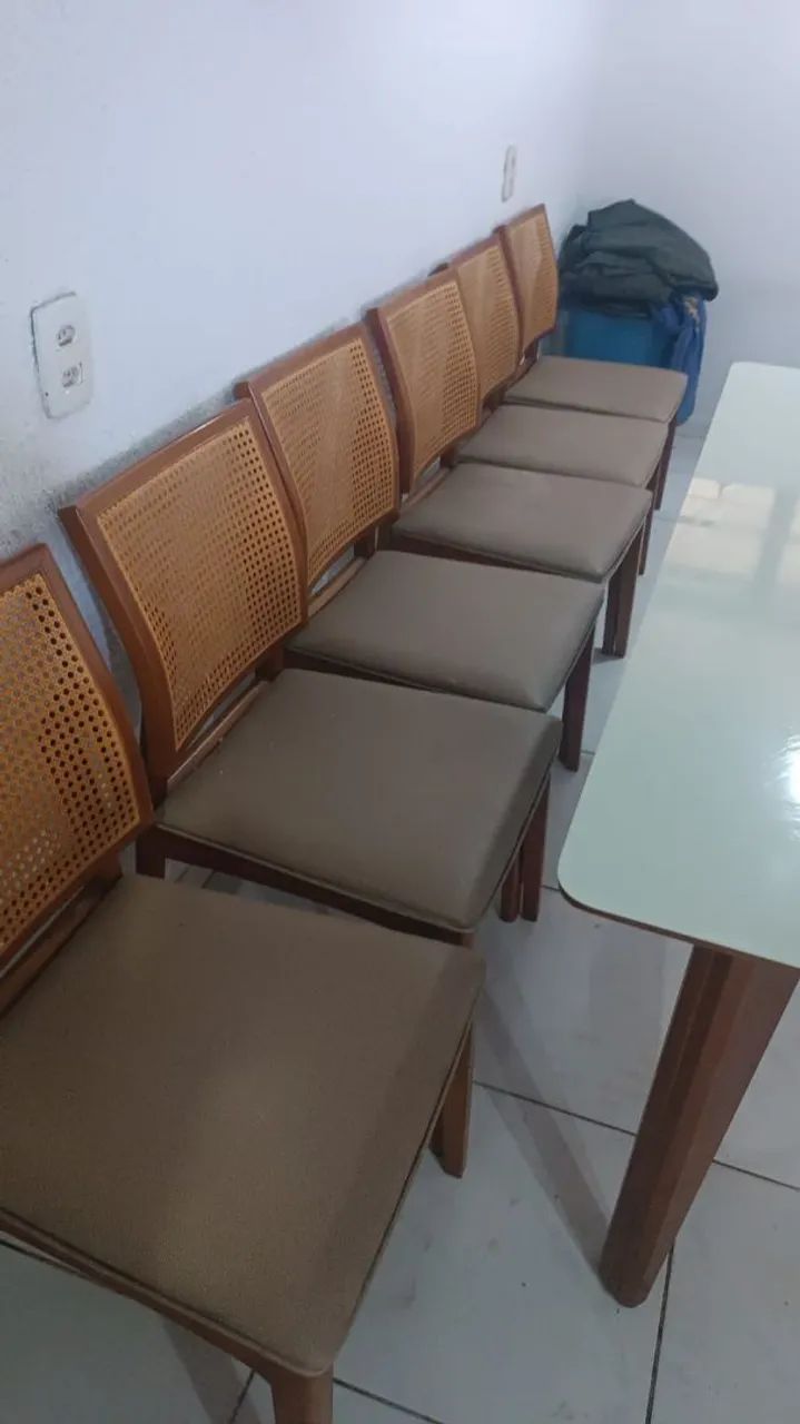 Mesa de jantar com 6 cadeiras semi nova - Foto 3