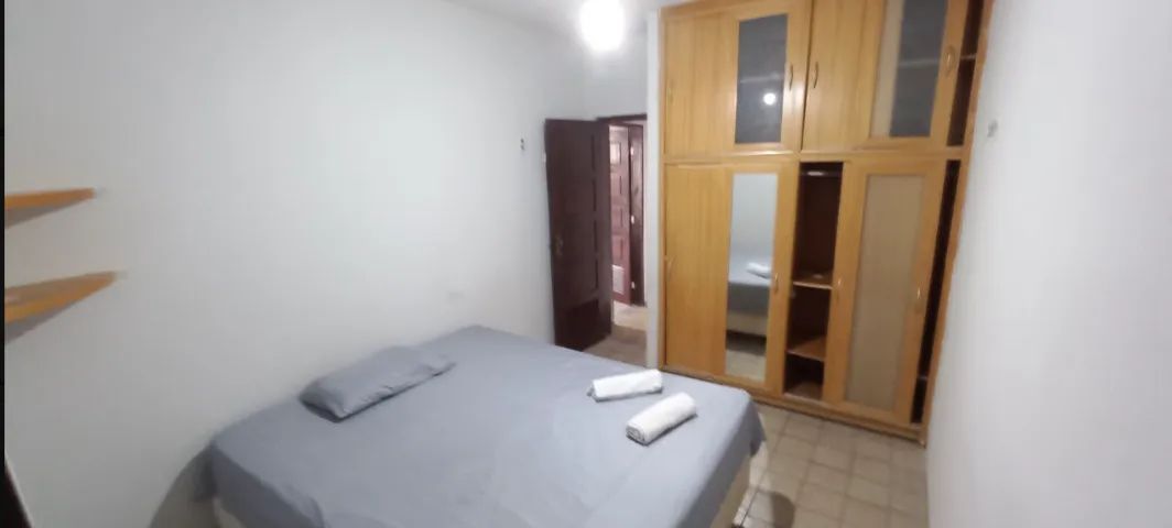 Apartamento com suíte com ar condicionado, sala/quarto e cozinha compacta - Foto 4