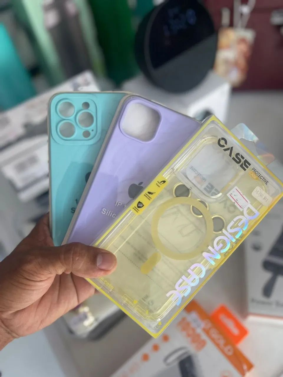 Capa iPhone com imã de carregador